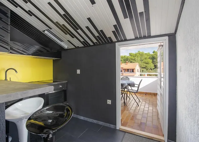 Piljan 아파트 풀라